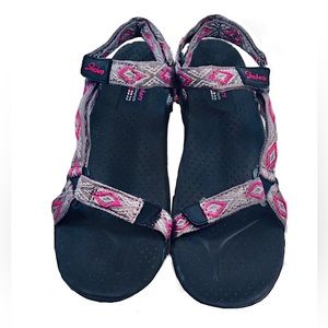 Skechers Womens Gray/ Magenta Outdoor Lifestyle Sandals size 11